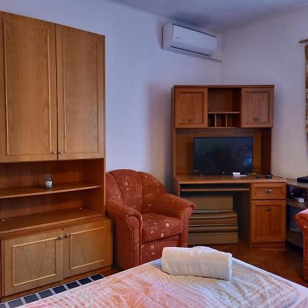 Clara Apartman Keszthely Buitenkant foto