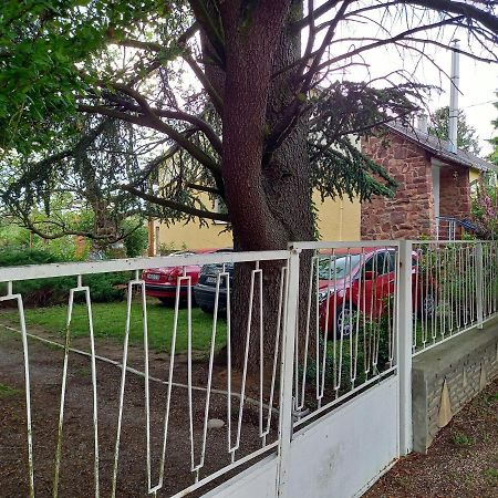 Clara Apartman Keszthely Buitenkant foto