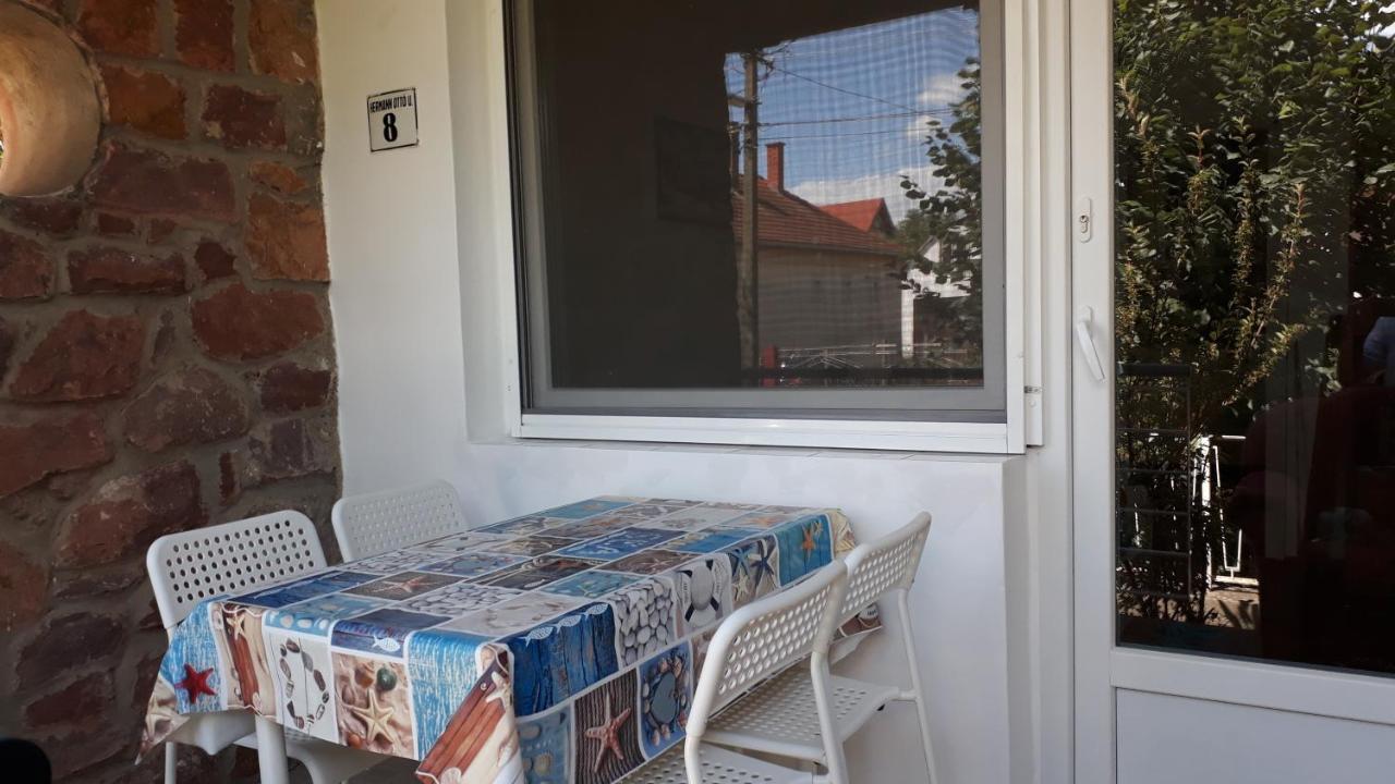 Clara Apartman Keszthely Buitenkant foto