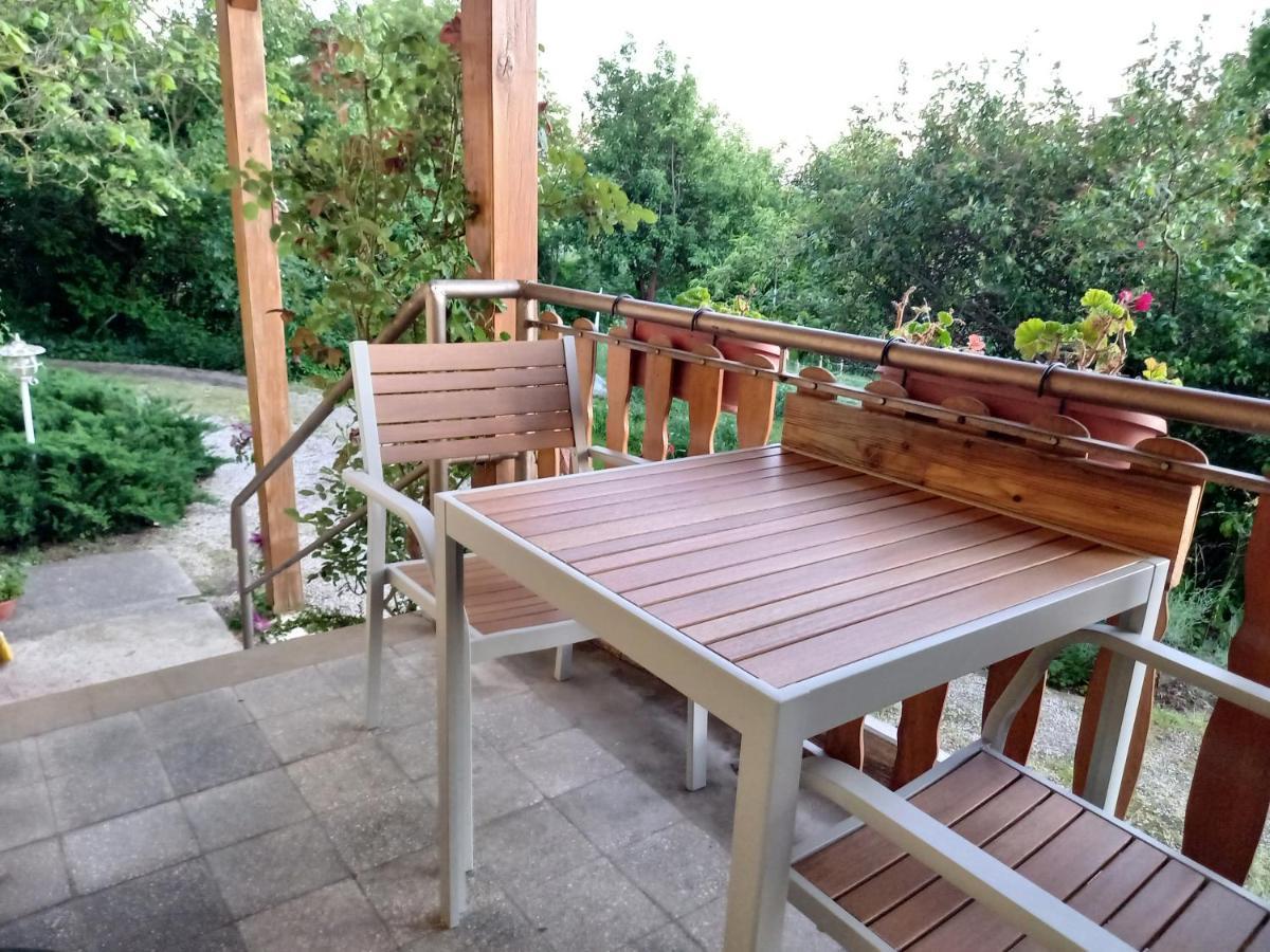 Clara Apartman Keszthely Buitenkant foto