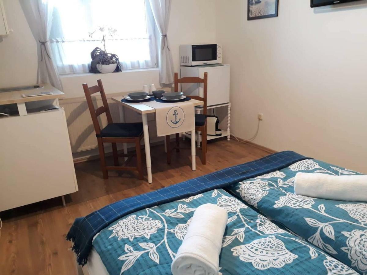 Clara Apartman Keszthely Buitenkant foto